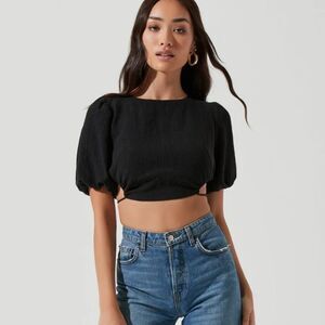 ASTR SIMONA OPEN BACK PUFF SLEEVE‎ CROP TOP | Size M